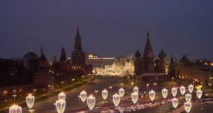 Rusia melaporkan serangan pesawat tak berawak di wilayah Moskow saat Zelensky mempersiapkan rencana perdamaian