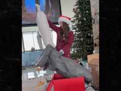 Miles Teller Memiliki Gaun Pengantin Istri Keleigh yang Dibuat Ulang Setelah Terbakar Api