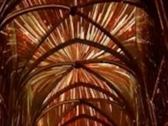 Katedral Brussel merayakan Natal dengan pertunjukan cahaya