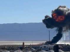 Pilot keluar saat jet tempur F- 16 jatuh di California