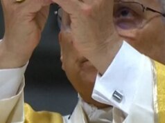 Paus Leo memimpin Misa Malam Natal di Santo Petrus