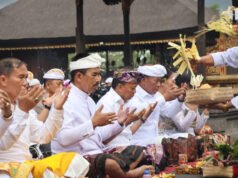 Koster Matur Piuning di Pura Besakih, Pembangunan Bali 100 Tahun Mulai Dijalankan