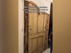 Mereka sedang merenovasi rumahnya dan menemukan sesuatu yang tidak terduga: sebuah pintu tersembunyi dengan ruangan di balik dinding