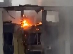 Video tampaknya menunjukkan serangan drone terhadap gedung di Kyiv