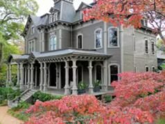 Rumah Unfamiliar person Things ada di kehidupan nyata