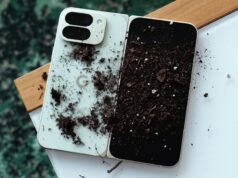 Produsen ponsel lipat telah memecahkan setiap masalah kecuali satu masalah