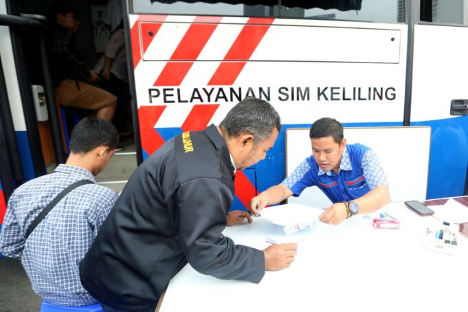 pelayanan-sim-keliling-foto-ricardojpnncom-1kzru-w3ri.jpg