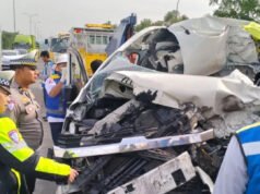 Kecelakaan Maut Minibus Tabrak Truk di Tol Malang-Pandaan, 2 Orang Tewas