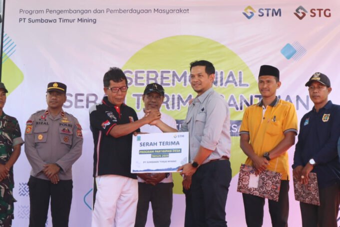 pt-stm-telah-melaksanakan-serah-terima-program-dari-kepada-p-gm0j.jpg