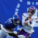 McCarthy Vikes keluar karena patah garis rambut di tangannya