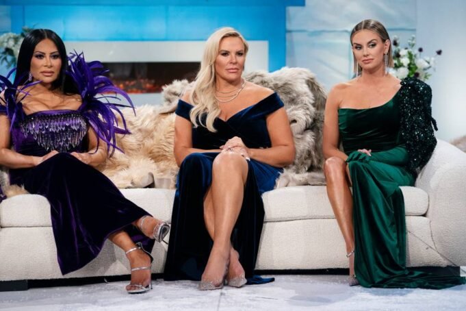 real-housewives-1240920704.jpg