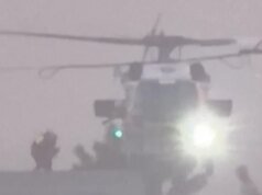 Video menunjukkan penyelamatan pengangkutan udara yang dramatis setelah banjir