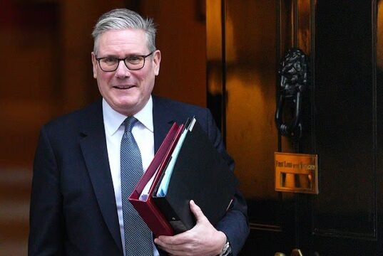 Tenaga kerja ‘menumpuk birokrasi’ bagi dunia usaha karena para menteri memaksakan rencana untuk memberikan cuti sebagai orang tua bagi para pekerja sejak hari pertama mereka bekerja