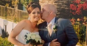 Prosesi pemakaman ayah saya dirusak oleh pengemudi yang ceroboh yang menyalip mobil jenazah dan hampir membunuh dua orang