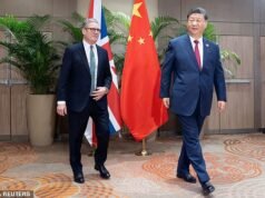 Starmer ‘Kowtow Keir’ akan mengunjungi Beijing untuk pembicaraan perdagangan dengan Presiden Xi Jinping – hanya beberapa hari setelah Partai Buruh menyetujui rencana mega-kedutaan besar Tiongkok