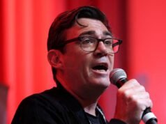 Saat Andy Burnham melancarkan serangan dalam persaingan kepemimpinan Partai Buruh – siapakah pesaing lain yang mengambil tindakan melawan PM?