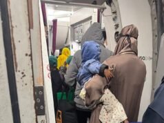 Badai meletus saat Katherine Deves bertanya apakah ‘pengantin ISIS’ sedang dalam penerbangan ke Sydney – saat Menteri Imigrasi Tony Burke meledak dengan serangan pribadi