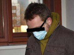 Seorang pencuri mengamuk di garasi di Budějovice: Dia menerobos tembok di antara tetangga