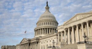 Penutupan Baru Akan Terjadi Saat Partai Demokrat Menyerukan Pembatasan ICE