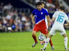 Striker AS Ricardo Pepi mengalami patah lengan di Liga Belanda