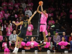 Gambar TST: Northwestern mengalahkan USC, 74-68, di Galen Center