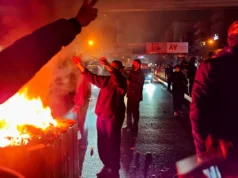 Trump menunda serangan terhadap Iran saat dia ‘mengeksplorasi’ pesan-pesan Teheran