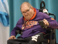 Tim sepak bola disabilitas dalam penggalangan dana kursi listrik