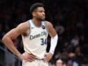 Giannis Antetokounmpo membidik rekan setimnya di Milwaukee Bucks yang ‘egois’ setelah kekalahan telak