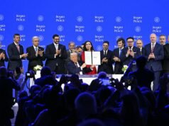 Trump menjadi tuan rumah upacara penandatanganan Dewan Perdamaian di Davos meskipun ada keberatan dari sekutu-sekutu utamanya