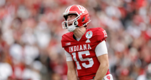 Penggemar sepak bola perguruan tinggi tercengang ketika harga dua tiket pertandingan kejuaraan naik lebih dari $20K – dengan biaya parkir $747