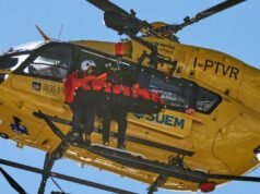 Lindsey Vonn menjalani operasi patah kaki setelah kecelakaan mengerikan di Olimpiade Musim Dingin setelah kembali dari pecahnya ACL