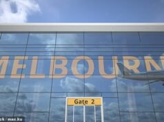 Pekerja Bandara Melbourne dituduh melakukan tindakan kotor terhadap sekelompok anak sekolah yang menunggu pesawat mereka
