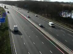 Momen van menabrak bagian belakang mobil yang mogok di jalur cepat jalan raya pintar M4 yang ‘sangat rusak’ dalam kecelakaan ‘kecepatan tinggi’ yang menewaskan nenek