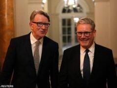 Pejabat keamanan Whitehall ‘marah’ setelah Starmer menyalahkan mereka karena gagal memeriksakan Mandelson … karena mereka mencap klaim PM bahwa dia disesatkan atas hubungan mantan rekannya dengan Epstein ‘lucu’.