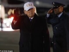 Donald Trump MENOLAK meminta maaf karena membagikan video clip rasis Barack dan Michelle Obama dan mengklaim dia ‘tidak melihatnya’