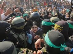 Sandera Israel mengungkapkan bagaimana dia bertahan hidup dari penyiksaan dan pelecehan seksual ‘hampir setiap hari’ selama 482 hari di Gaza – hanya memikirkan pacarnya yang diculik yang membuat dia tetap bertahan.