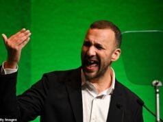 Apakah Partai Hijau mendukung Moskow dibandingkan Inggris? Mosi Partai untuk mundur dari NATO meniru propaganda Putin