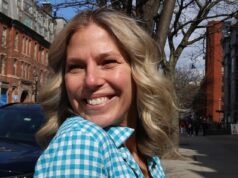 Studio tembikar Boston yang bermandikan sinar matahari dan dicintai oleh Zendaya dijalankan oleh mantan ratu pesta prom yang meneror kaum gay dan siapa pun yang memberikan ulasan buruk padanya, kata penduduk setempat