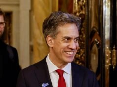 Ed Miliband merencanakan perjanjian dengan pemimpin Partai Hijau yang mengatakan ‘zaman NATO kini telah berakhir’