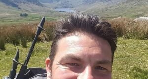 Detektif menggugat kekerasan karena ‘cedera kejiwaan’ setelah tunangan polisi wanita berselingkuh dengan rekannya di stasiun – kemudian tidur dengan dan menikahi polisi senior yang dibawa untuk menyelidiki