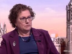 Instagram memicu pertumbuhan kebingungan gender pada anak-anak, kata pakar terkemuka saat dia memperingatkan para guru agar tidak membiarkan siswa pra-puber melakukan transisi di sekolah