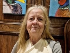 Nenek, 68, menggugat Jeremy Clarkson setelah terjatuh di tempat parkir mobil Anjing Petani yang ‘berbahaya’.