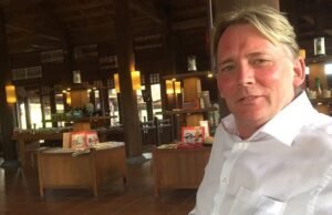 Polisi masih memburu pecundang EastEnders yang mirip, Ian Beale, atas penipuan percintaan OAP yang bersejarah