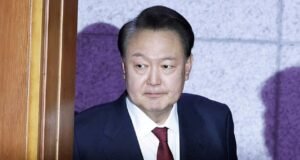 Mantan presiden Korea Selatan menghindari hukuman mati tetapi dipenjara seumur hidup karena memimpin pemberontakan dengan mengumumkan darurat militer pada tahun 2024