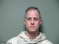 Kontestan American Idol yang berubah menjadi Kristen taat didakwa membunuh istri master di rumah Ohio saat anak-anak mereka sedang tidur