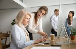 Menyebut perempuan yang lebih tua di tempat kerja sebagai ‘nenek’ adalah hal yang bersifat ageist dan merupakan aturan pengadilan