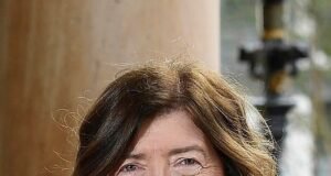 Mantan ajudan PM, Sue Gray, terlibat dalam pertikaian atas tuduhan intimidasi terhadap kepala layanan sipil yang baru