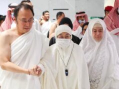 Momen Prananda Bantu Tahalul Megawati dan Puan saat Umrah Bersama