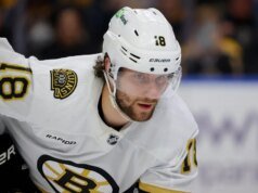 Bruins F Pavel Zacha (tubuh bagian atas) tidak akan bermain untuk tim Ceko