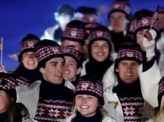 Tim U.S.A. tampil megah pada upacara pembukaan